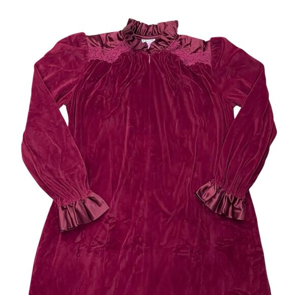 R. Michael Alan Velvet Robe Gown Housecoat Long Sleeves Victorian Edwardian VTG - Picture 2 of 10